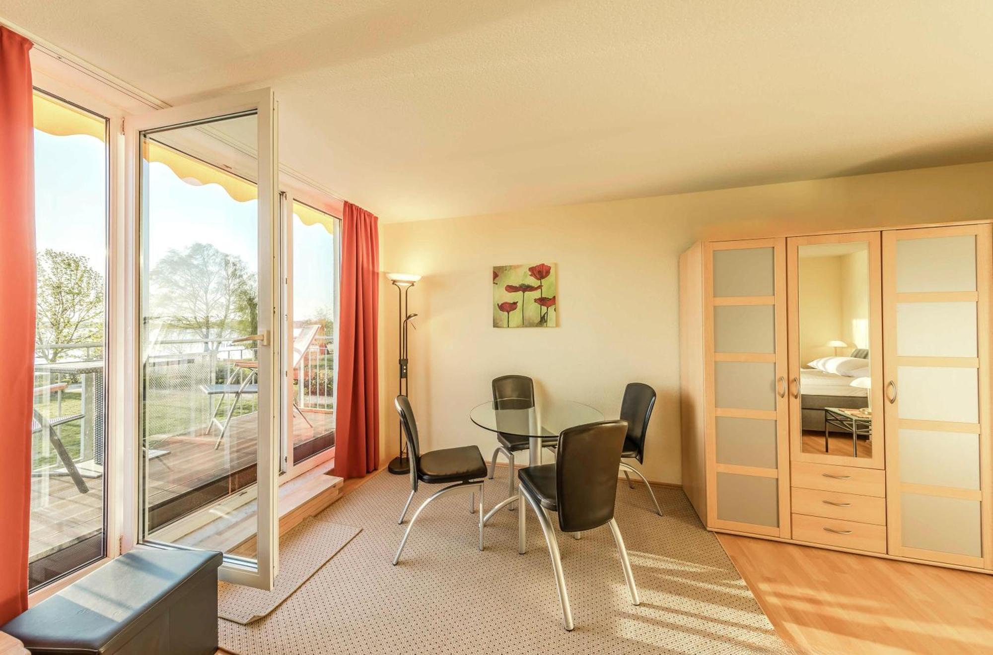 Residenz Am Seeufer Apartment Waren  Exterior photo